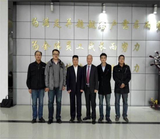 中國機床工業工具(jù)協會(huì)執行(háng)副理事長毛予鋒先生(shēng)蒞臨我公司參觀指導工作 中國機(jī)床工業工具協會執行副理事(shì)長毛予鋒先生蒞臨我公司參觀指導工作