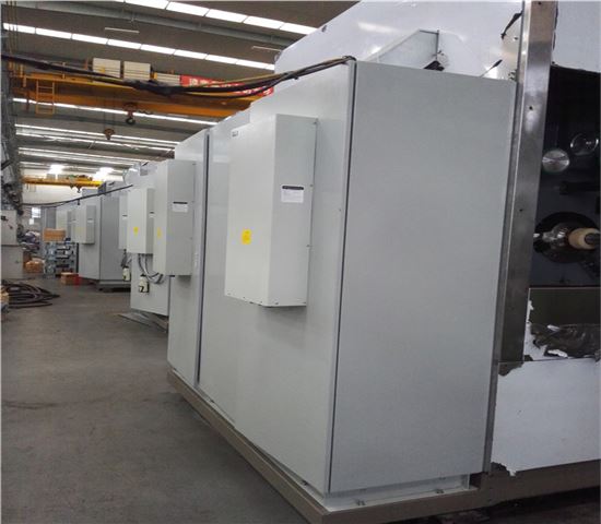 控（kòng）製箱水熱交換器